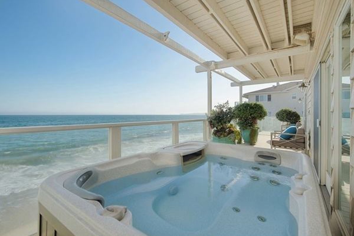 Jennifer Lopez vende casa de praia por R$ 40 milhões. Veja fotos;