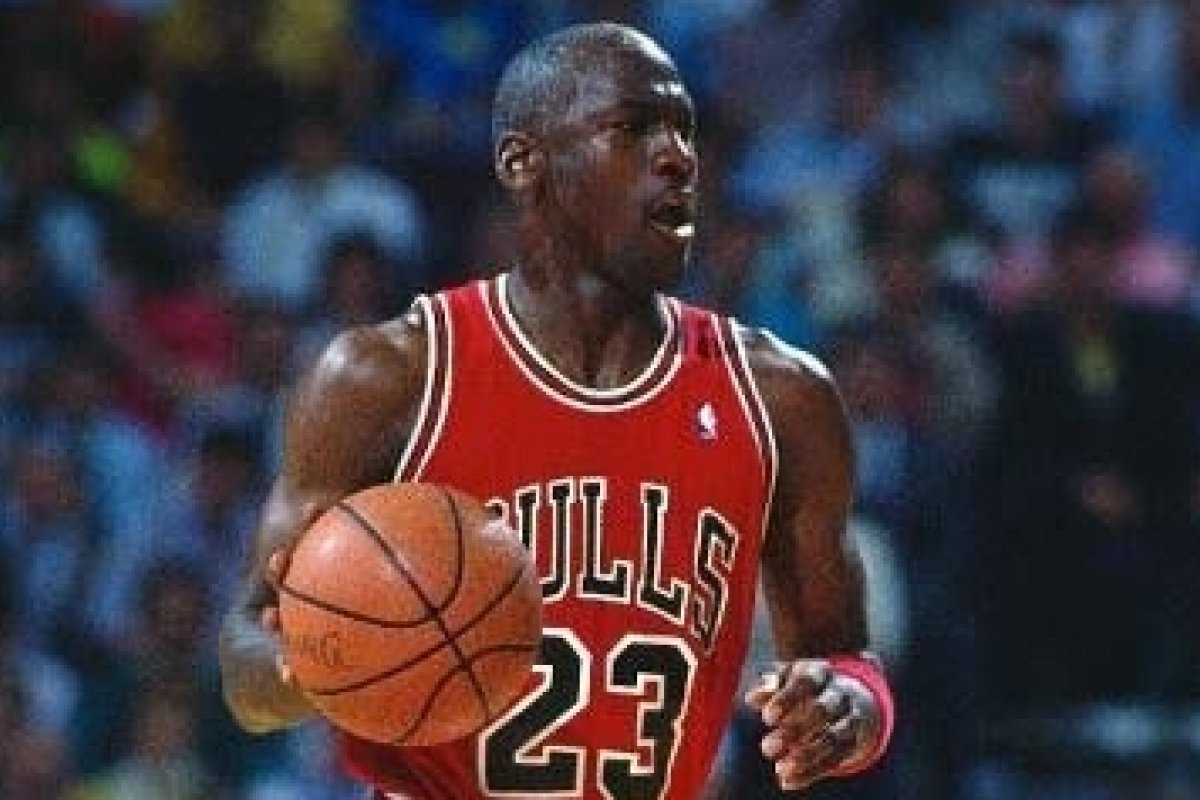 Lenda viva: Sneakers usados por Michael Jordan vão a leilão