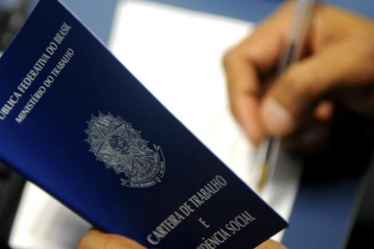 Caged: Vagas de trabalho foram abertas só para menores de 17 anos em 2020