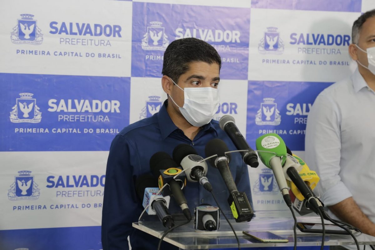 "Estamos de dedos cruzados", diz Neto sobre reabertura de fase II