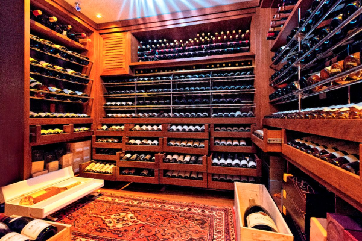 Adega brasileira ganha prêmio com rótulos raros desde 1780