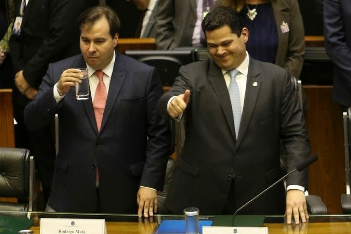 PTB entra com ação para tentar impedir reeleição de Maia e Alcolumbre