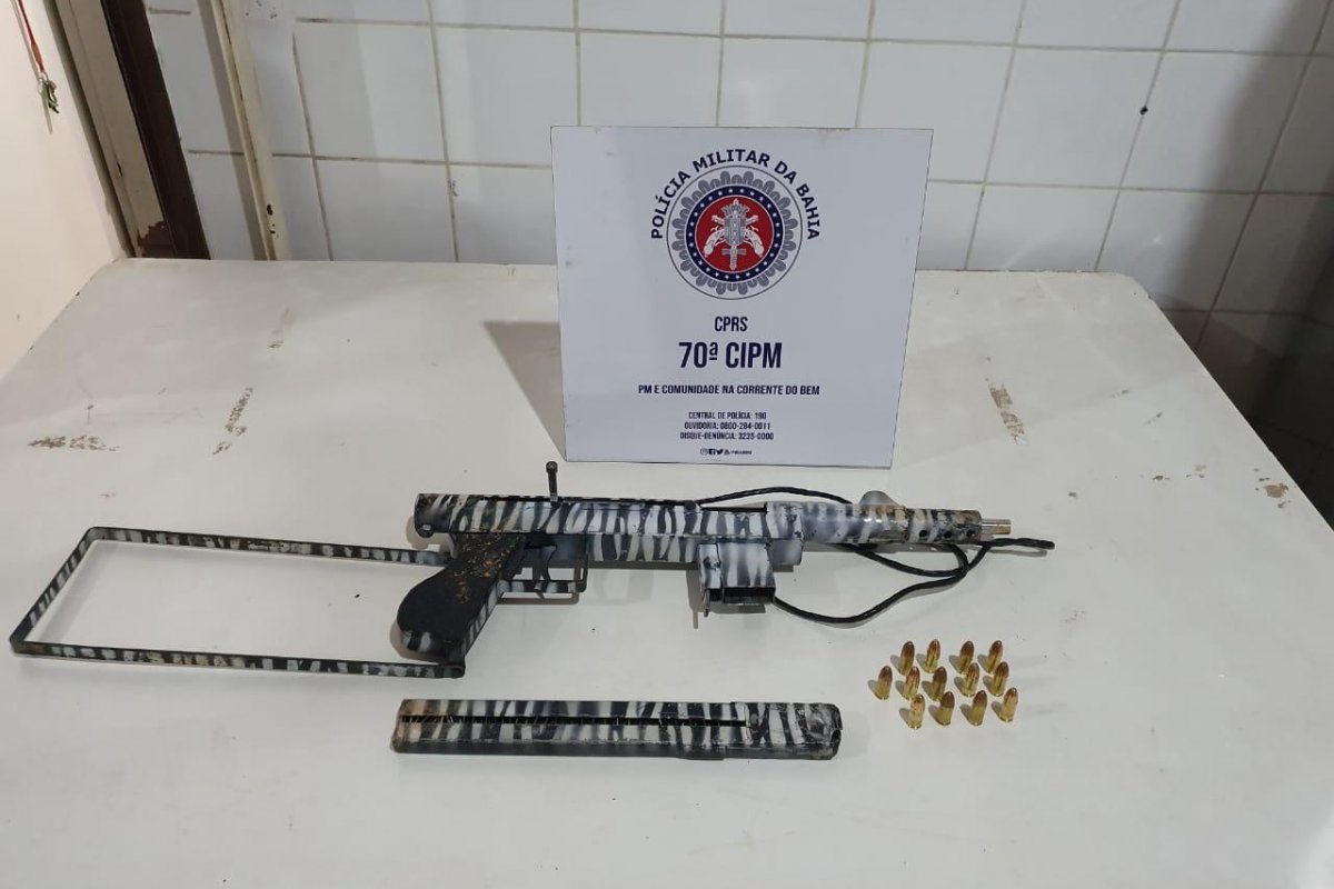 Submetralhadora é apreendida com suspeitos em Ilhéus