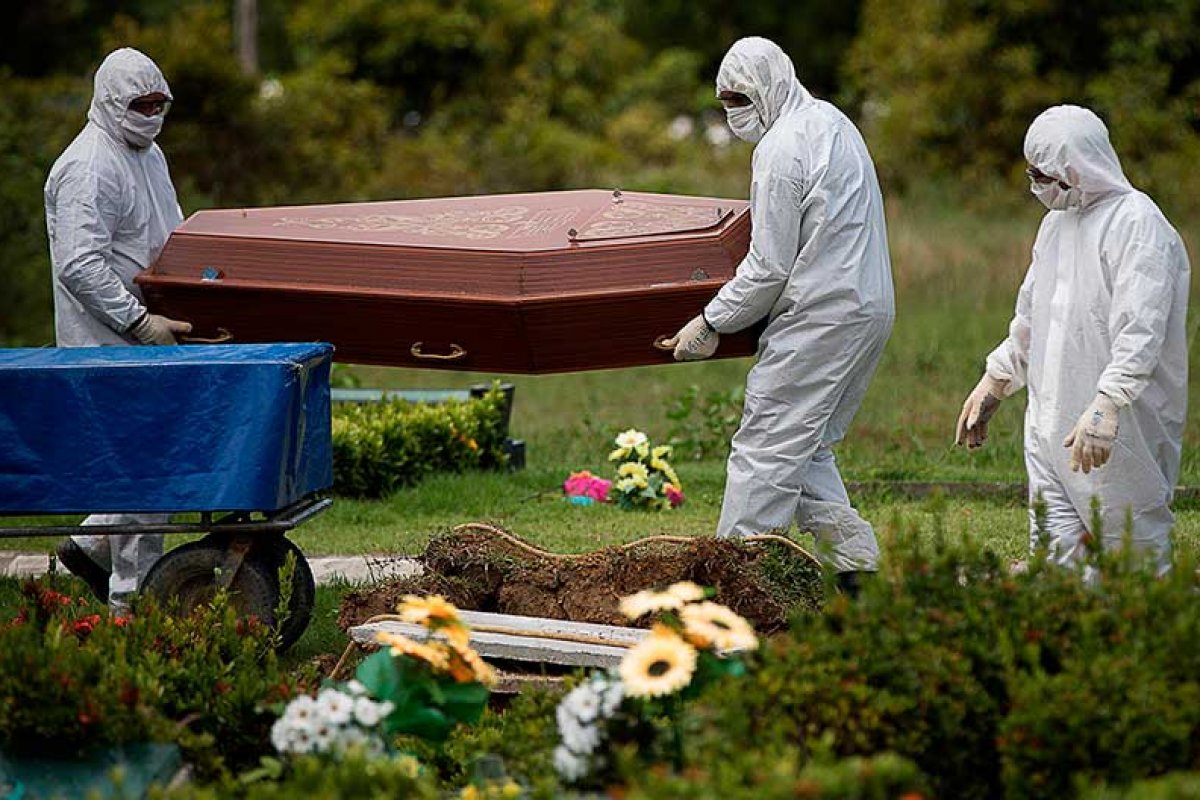 Mortes pela covid-19 ultrapassam marca de 700 mil em todo o mundo