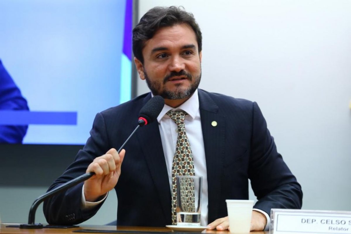 PSDB ameaça expulsar Celso Sabino