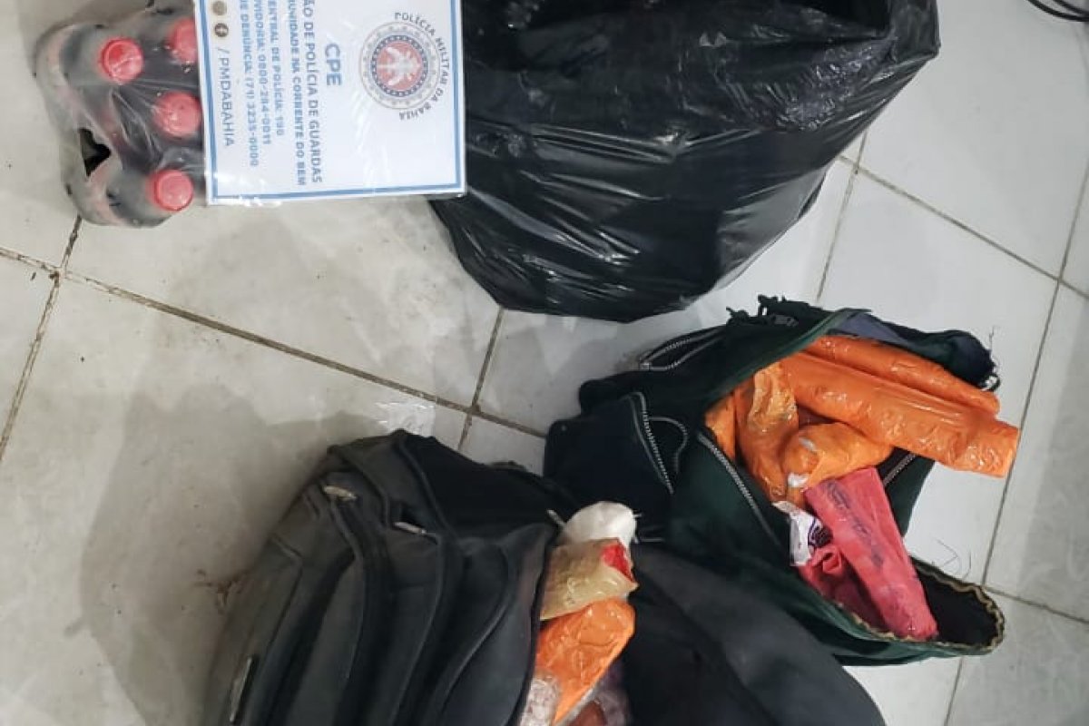 Mochila que seria arremessada para presídio de Salvador é encontrada em mata