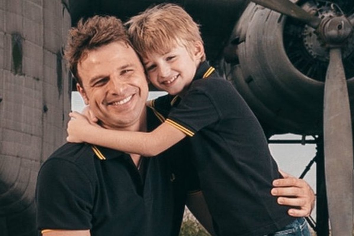 Filho de Cássio Reis e Danielle Winits realiza ensaio fotográfico. Veja fotos;