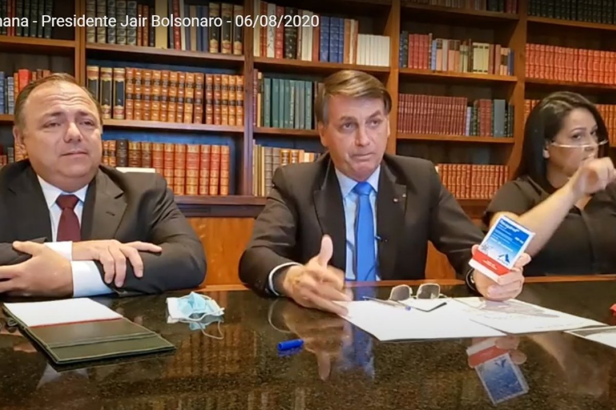 "O governador da Bahia está proibindo o medicamento", afirma Bolsonaro sobre o uso de cloroquina