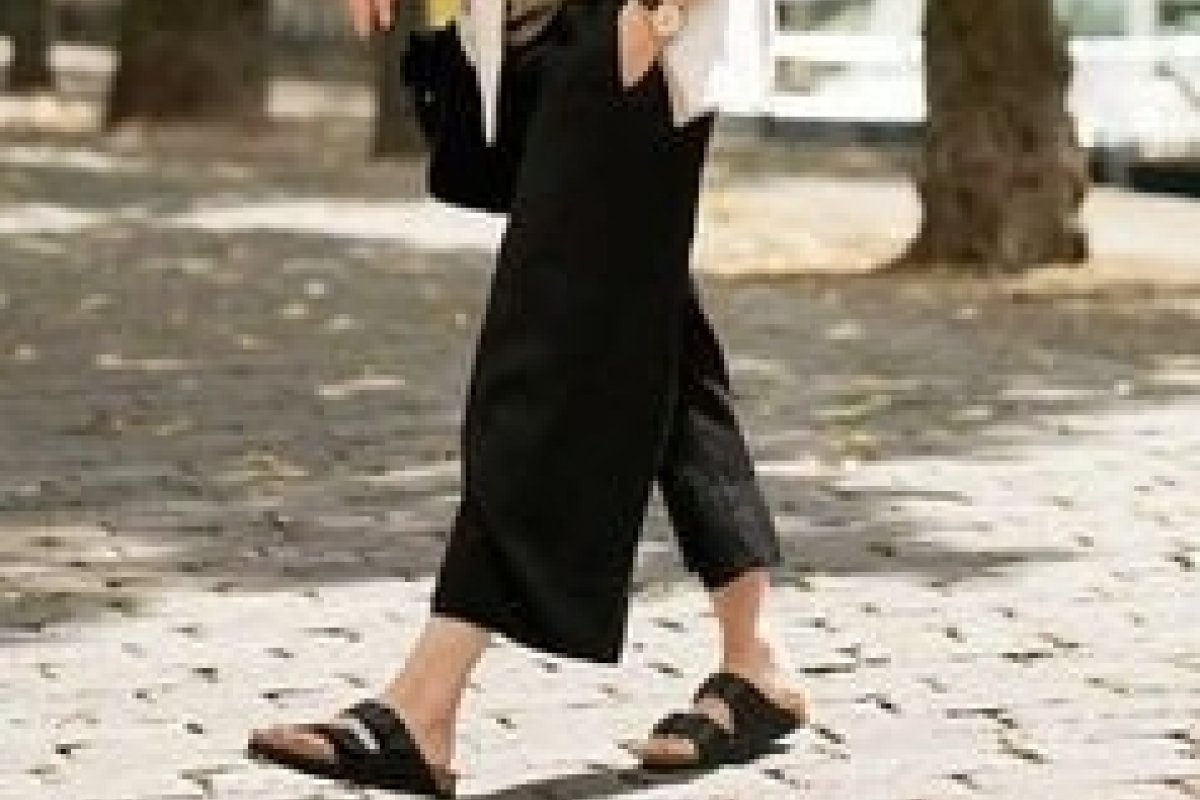 Plataforma de busca de moda  revela a peça que virou tendência durante a quarentena