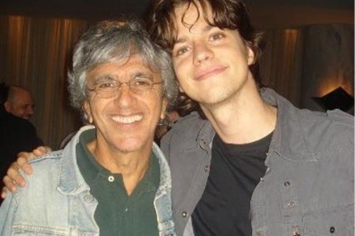 Babado: Irmão de Luciano Huck diz que Caetano Veloso o ajudou a se aceitar gay