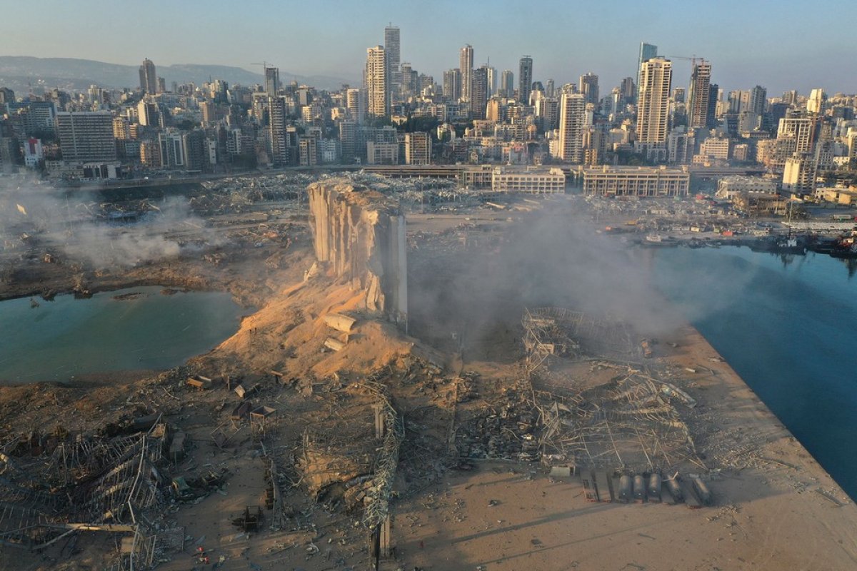Sobe para 154 o número de mortos na explosão em Beirute, no Líbano