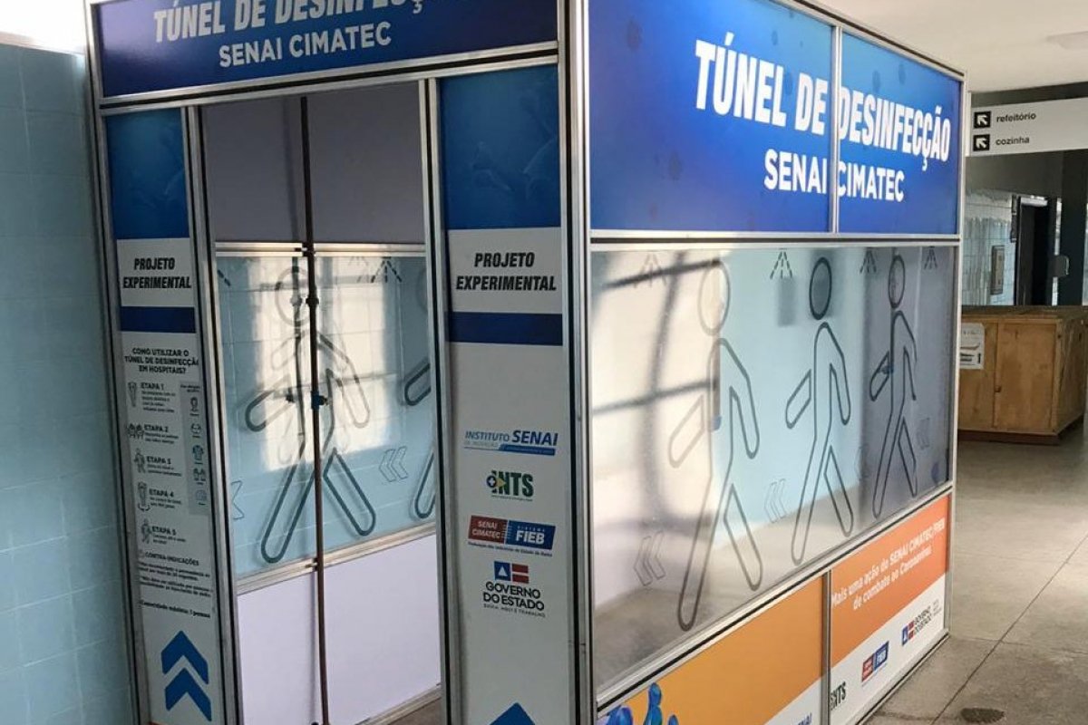 Túneis de desinfecção são instalados no IML de Salvador e hospitais da PM e de Guanambi