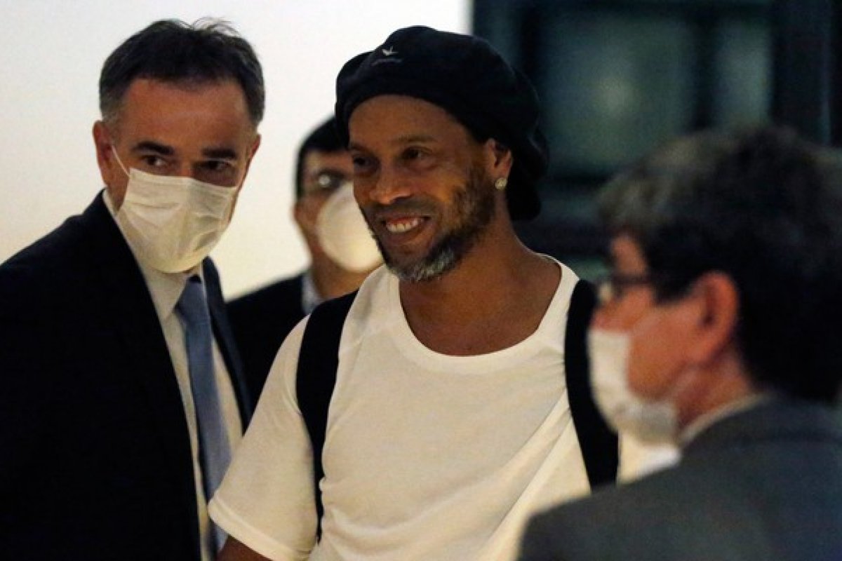 Ministério Público do Paraguai pede liberdade a Ronaldinho Gaúcho e irmão
