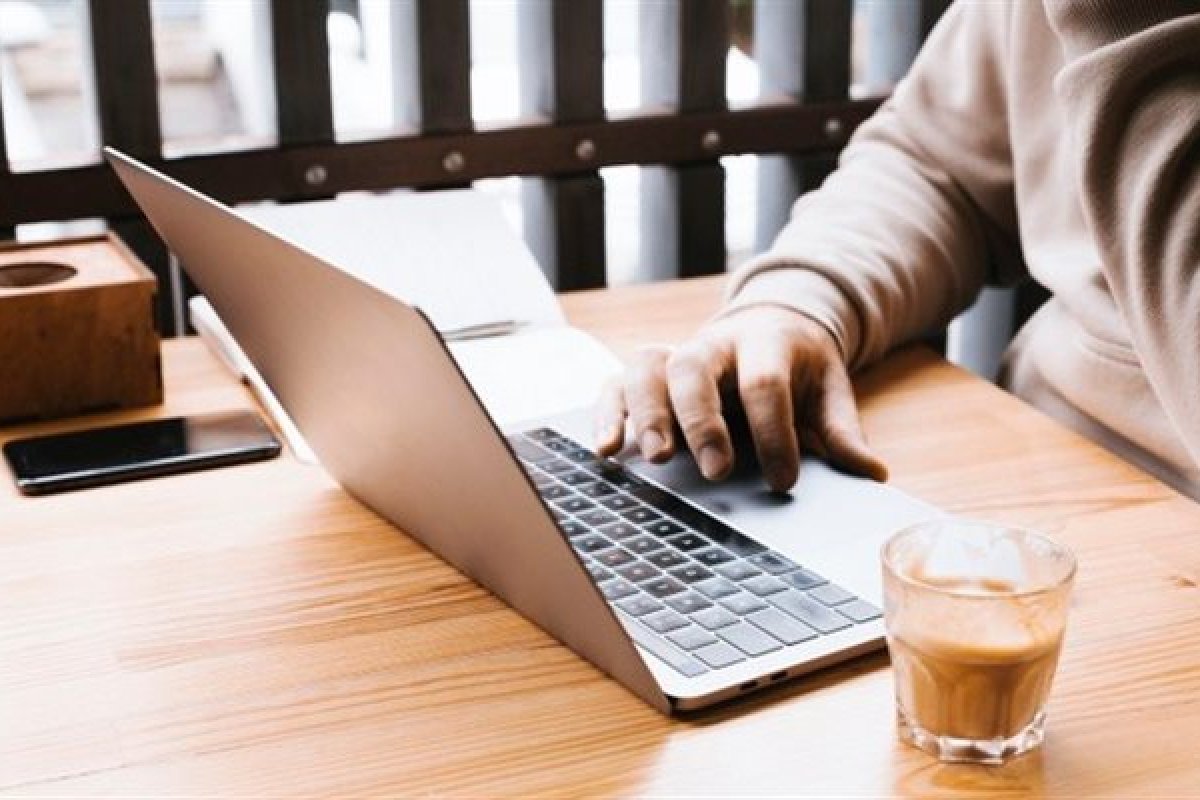 Período de home office faz acessos a sites pornôs crescerem 600%, diz pesquisa