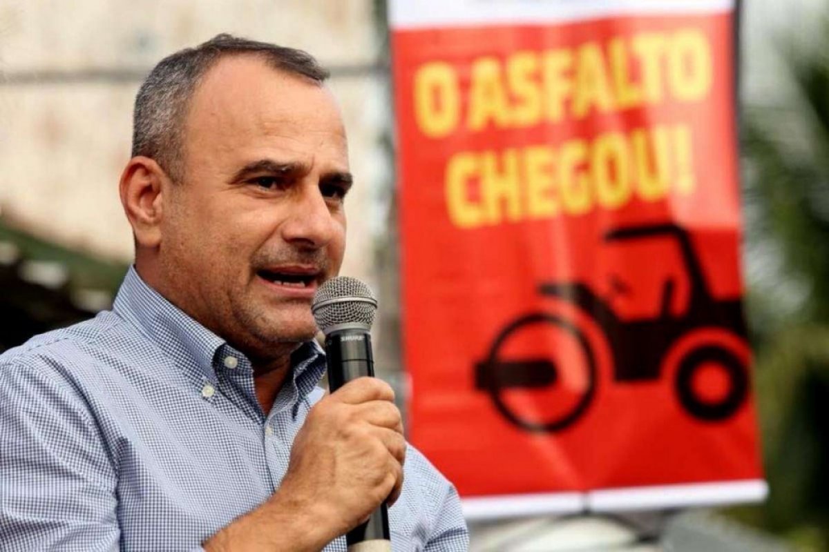 PT apoia candidatura de aliado de Bolsonaro a prefeito de Belford Roxo