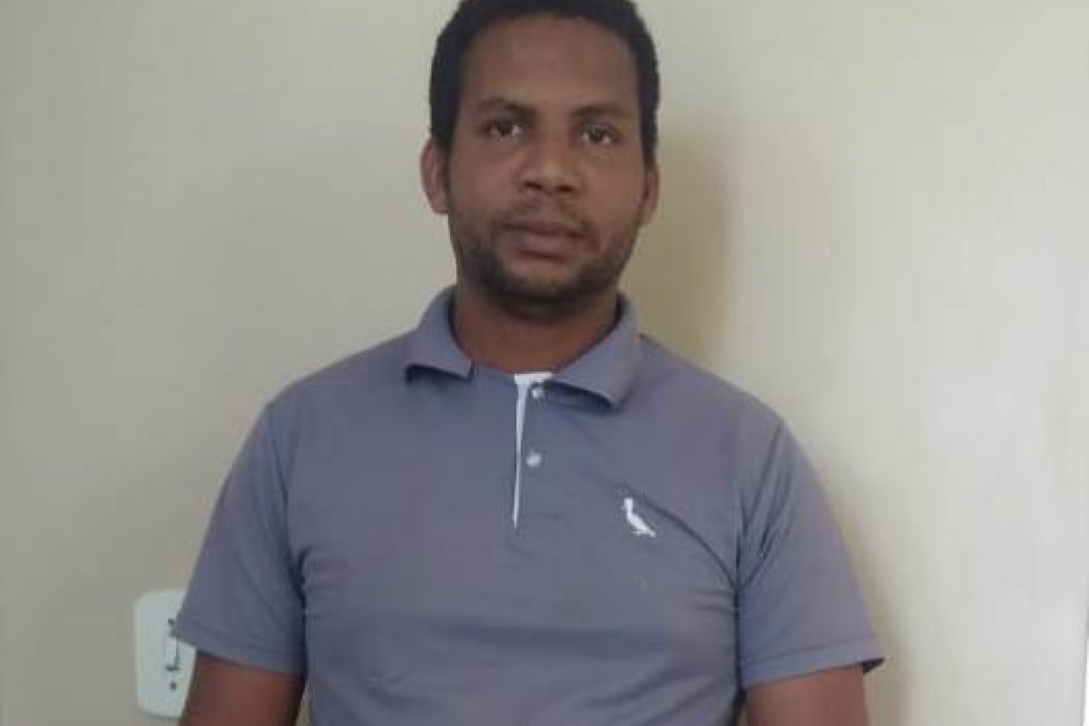 Homem é preso em flagrante agredindo a mãe de 60 anos, em Pirajá