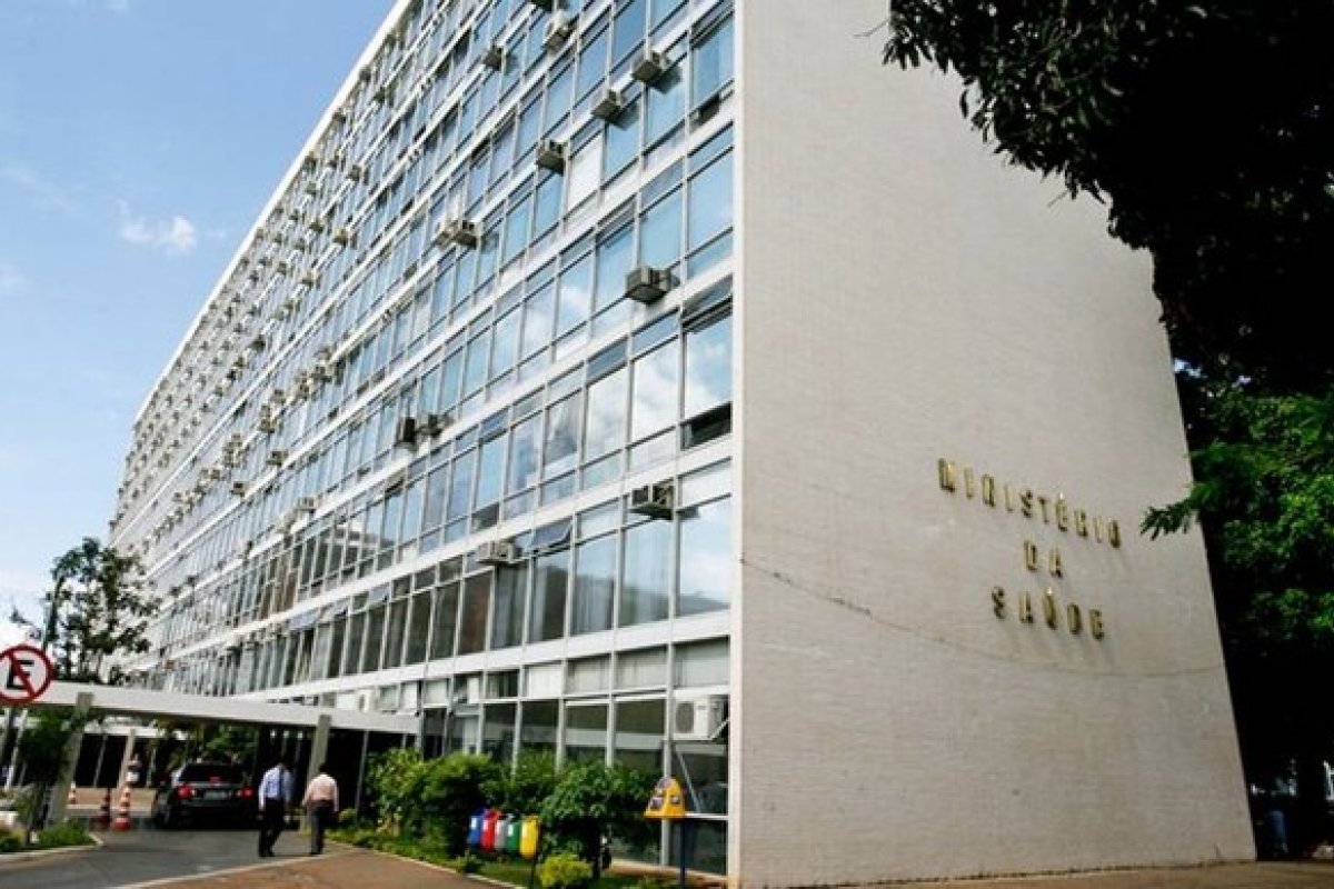Ministério da Saúde quer que IBGE descubra quantos brasileiros foram infectados pela Covid-19
