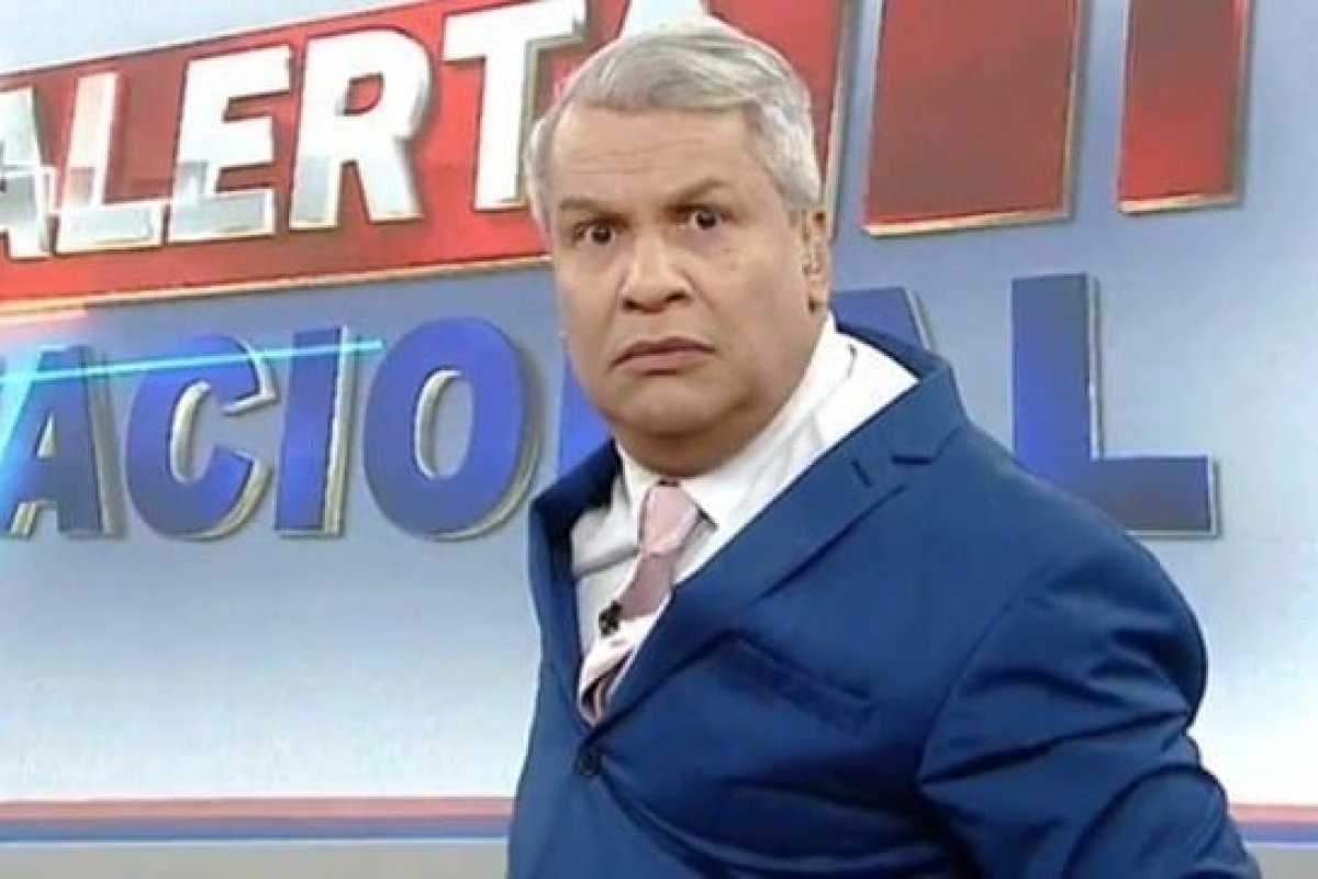 Sikêra Jr. é condenado a pagar R$ 30 mil à atriz trans ‘crucificada’ na Parada LGBT