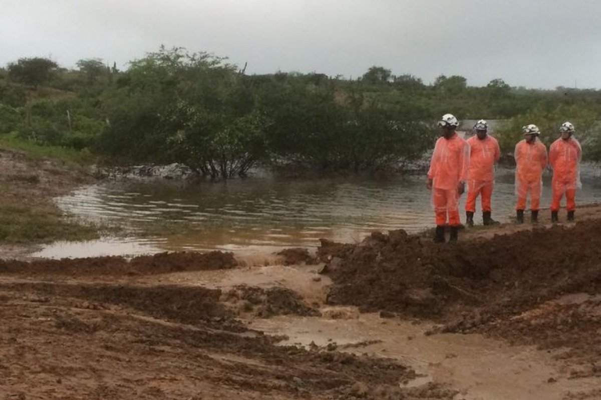 Bombeiros realizam vistoria e estampamento de barragem e represas em Coronel João Sá