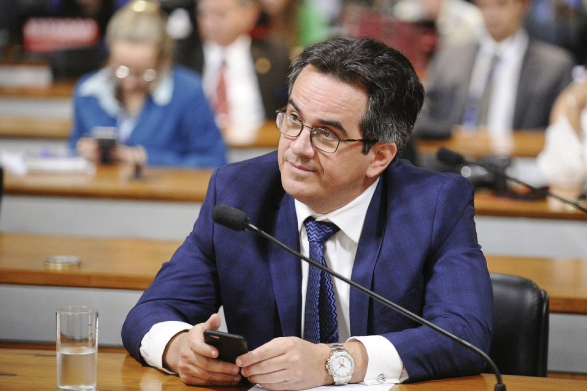 Senador Ciro Nogueira testa positivo para coronavírus