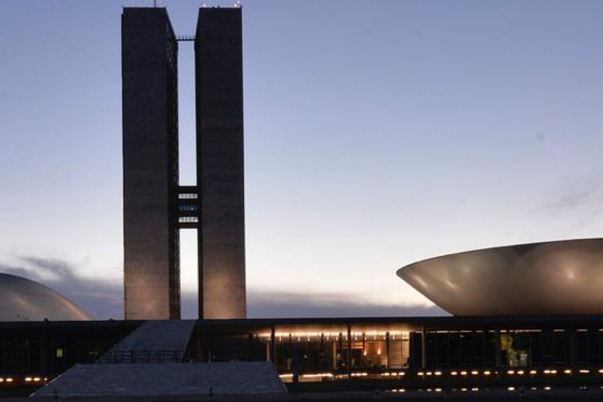 Congresso deve voltar aos trabalhos amanhã depois de pausa por luto oficial