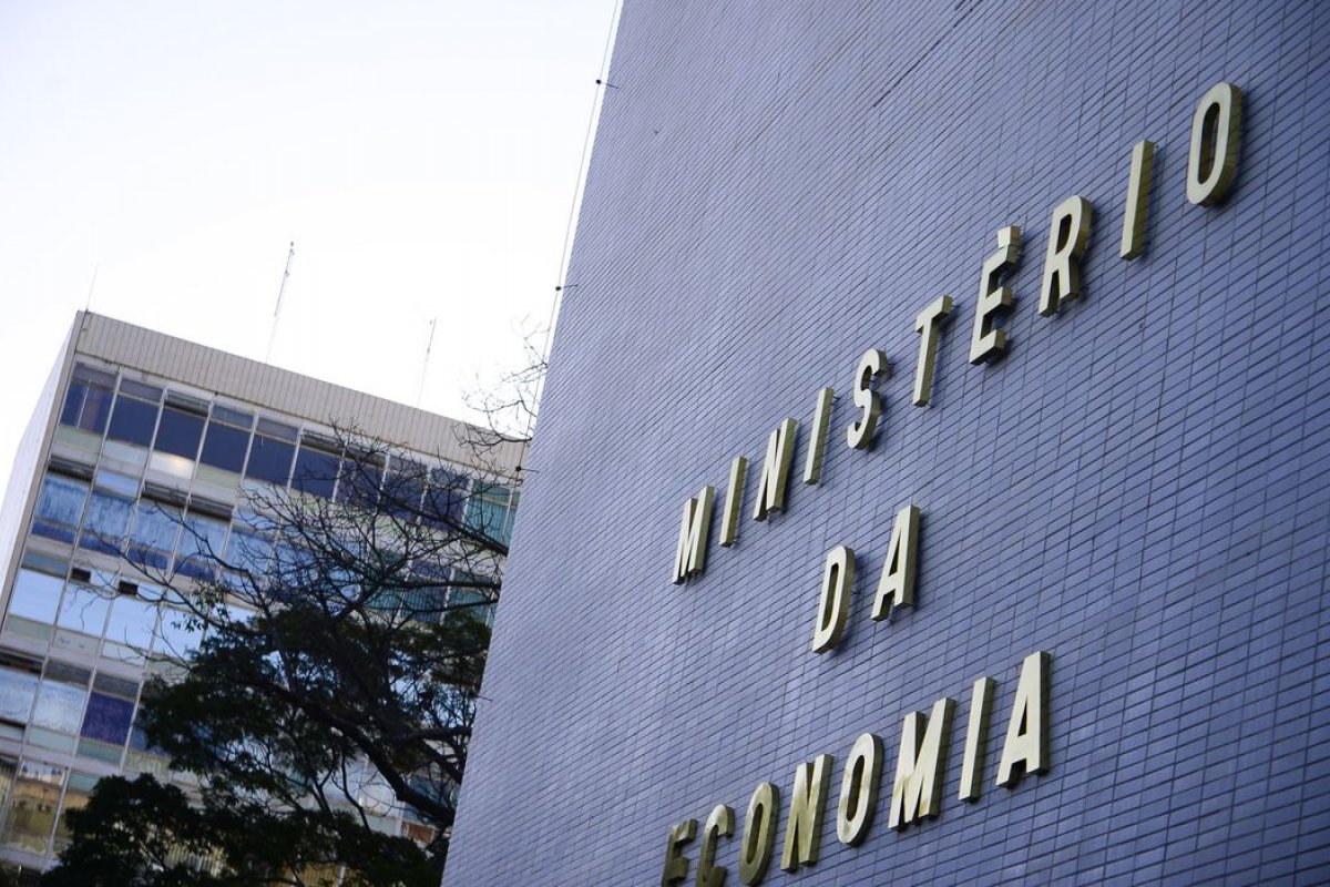 Brasil é o 7º país que mais gasta com servidor, diz instituto