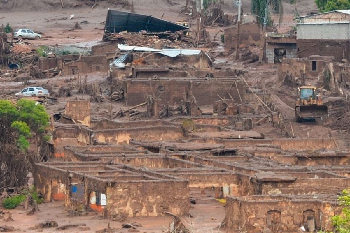 Justiça homologa acordo em R$ 1 bilhão por desastre em Mariana (MG)