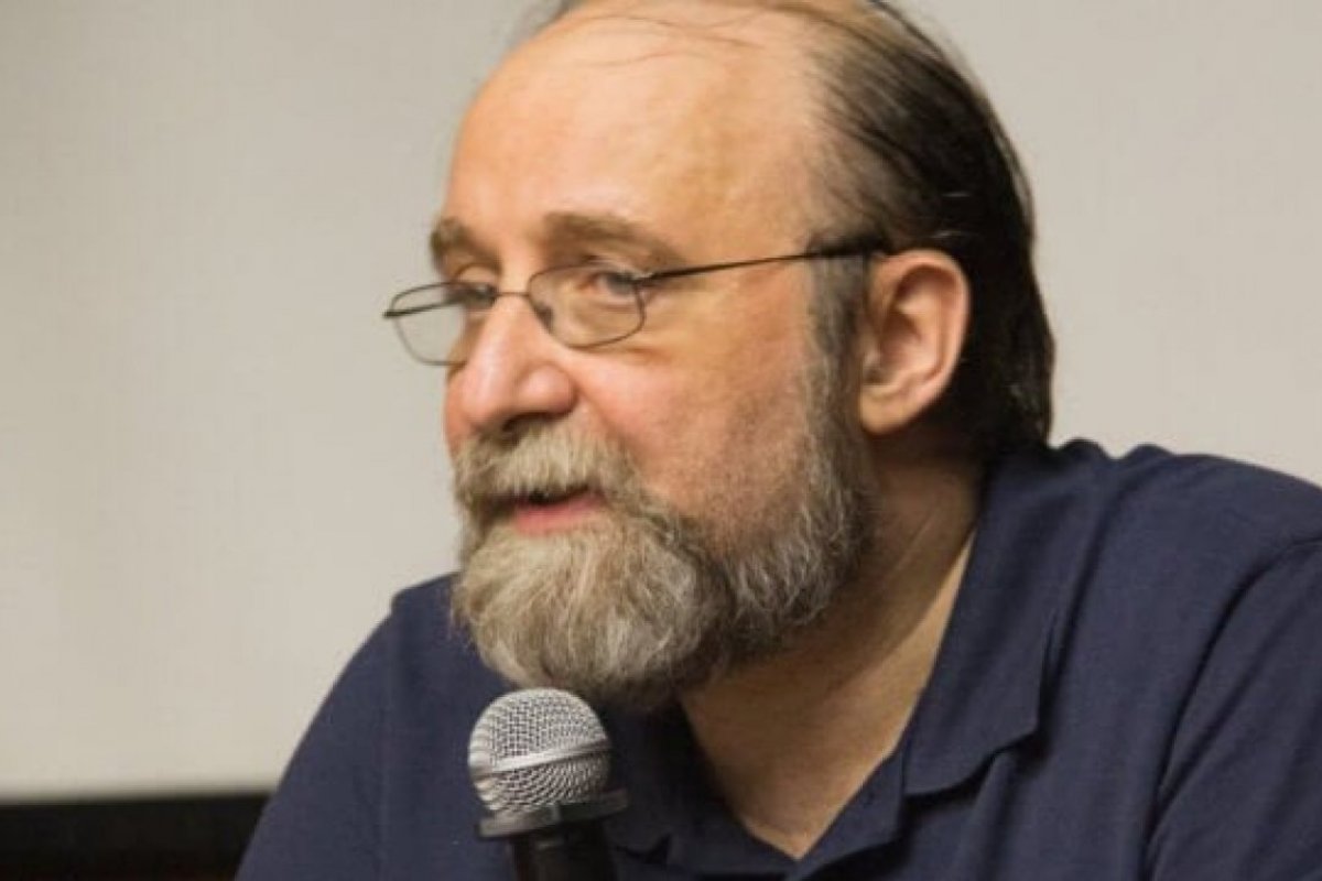 "Irresponsabilidade", diz Nicolelis sobre retorno do futebol