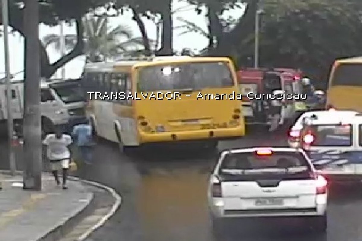 Segundo acidente com ônibus é registrado na região da Gamboa