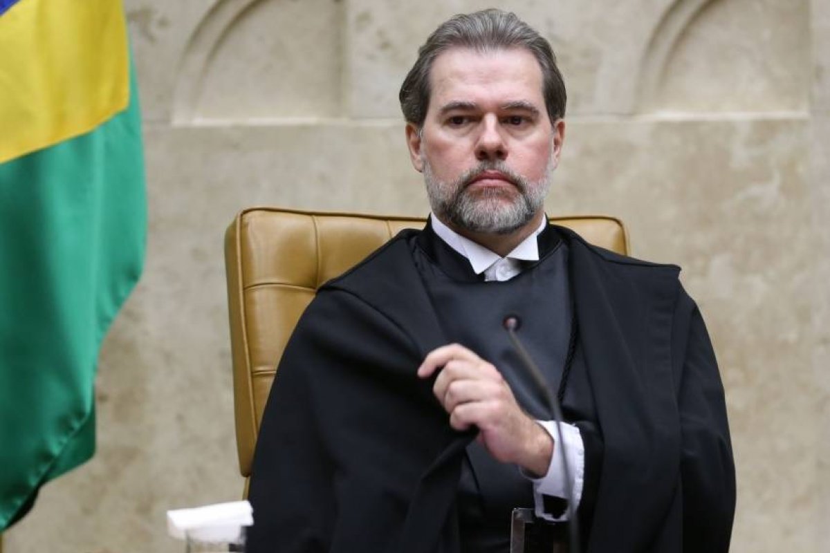 Diagnóstico médico de Dias Toffoli sugere reação alérgica ao prédio do STF