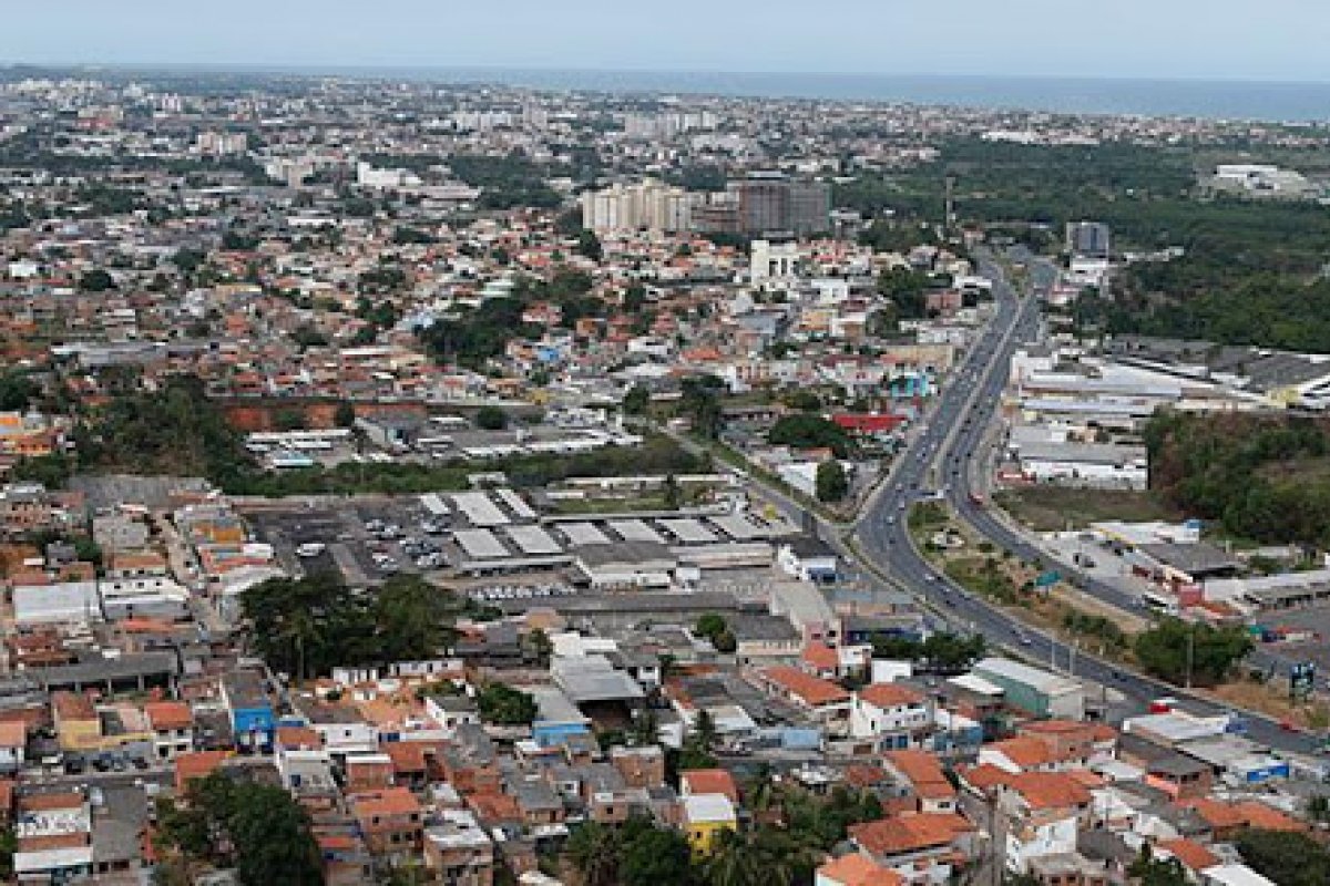 Lauro de Freitas inicia segunda fase de reabertura do comércio