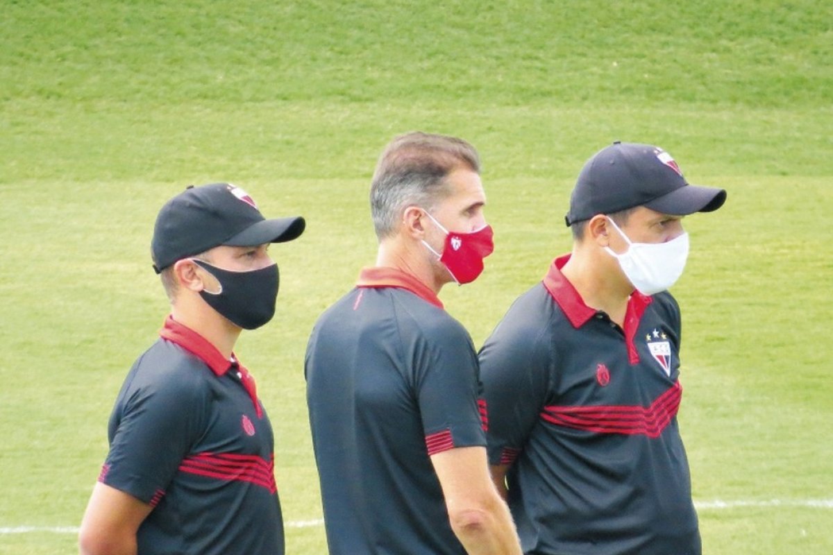 Atlético-GO consegue recurso para jogadores que testaram positivo para Covid-19