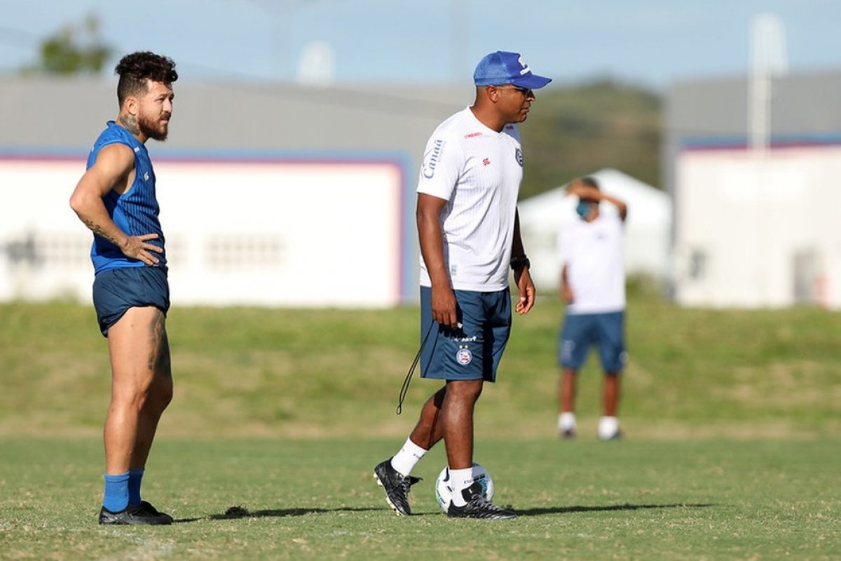 Após conquista do Baiano, Bahia estreia na Série A diante do Coritiba em Salvador