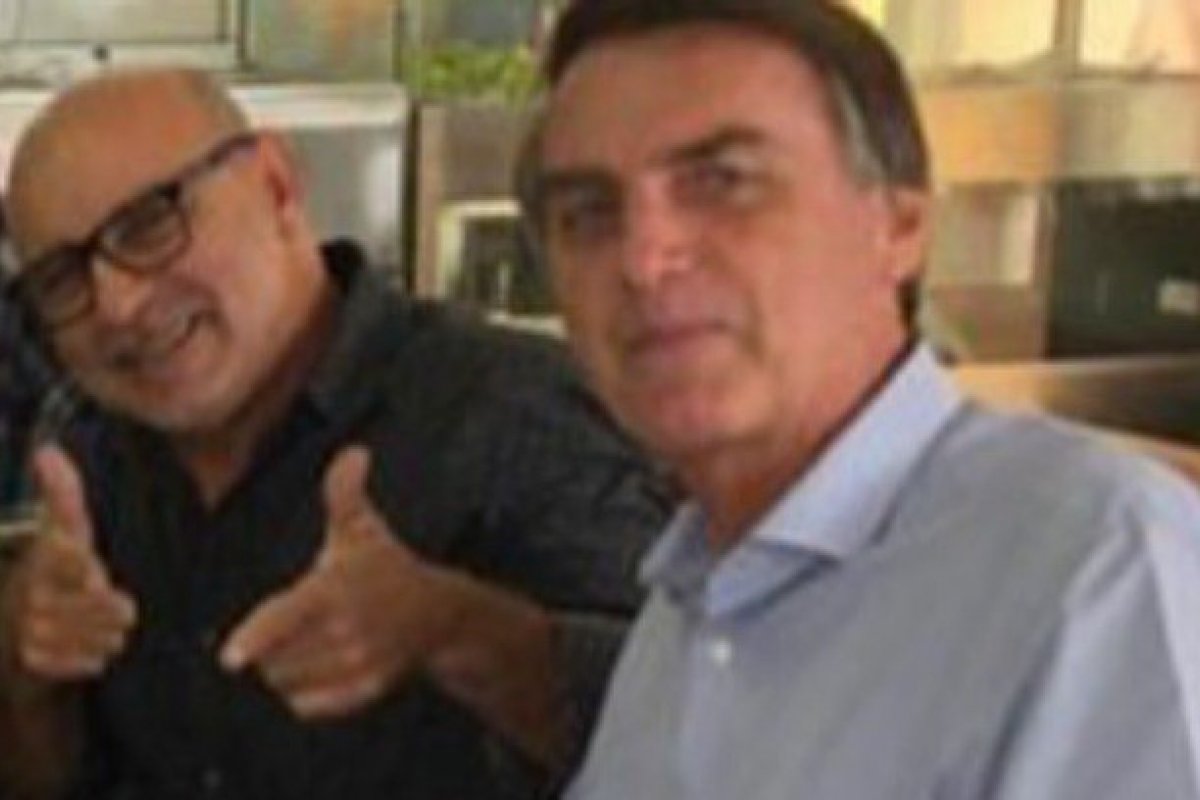 Filha de Queiroz repassava parte do salário ao pai quando trabalhava no gabinete de Bolsonaro