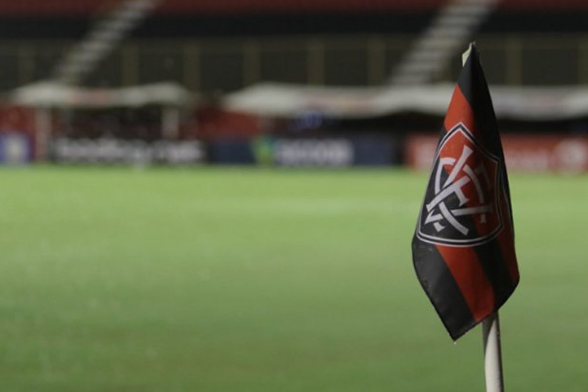 Vitória e Criciúma terminam primeiro tempo empatados