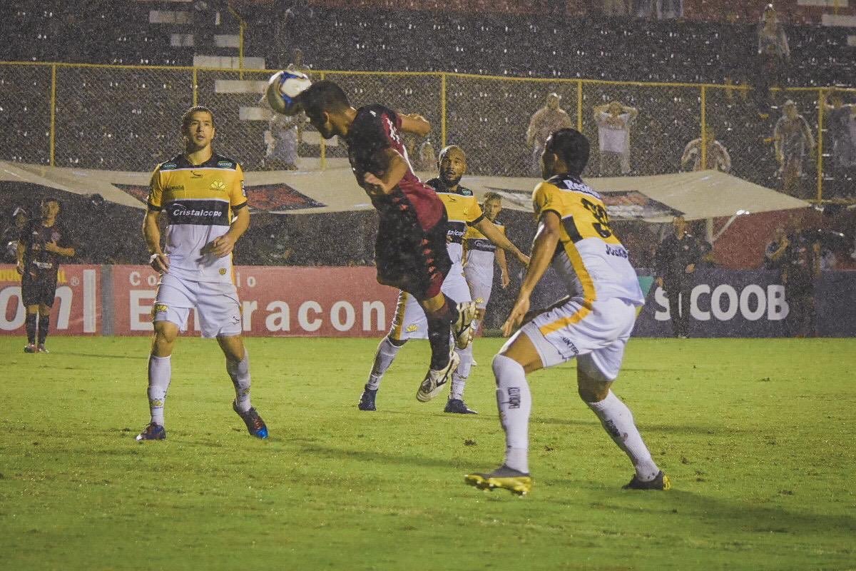 Xô Zica! Após longo jejum, Vitória vence Criciúma na Série B