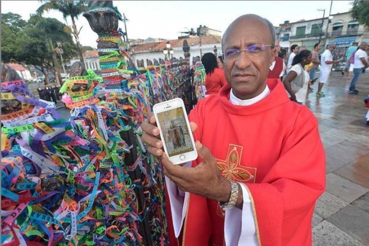 Reitor anuncia que parte da programação da Lavagem do Bonfim 2021 será pela internet