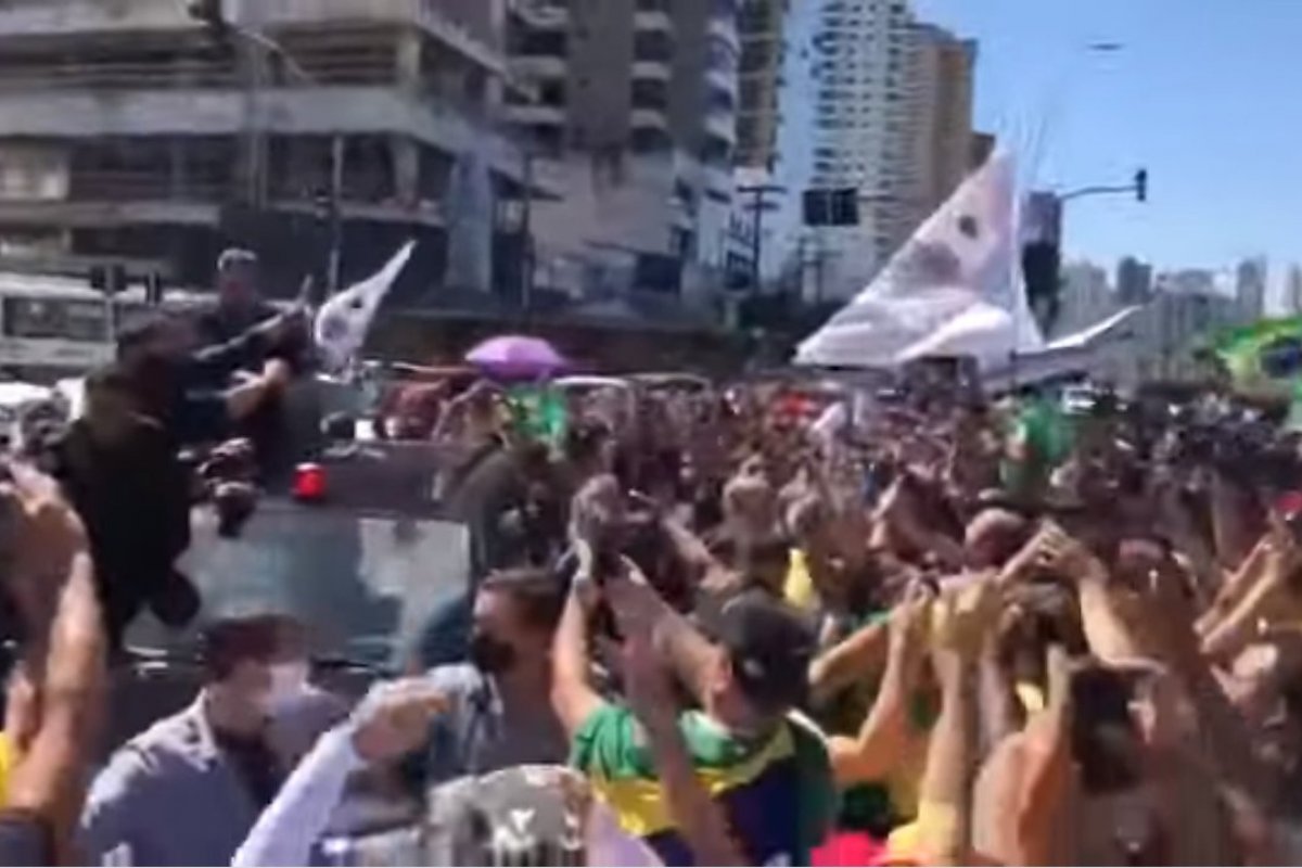 Veja vídeo: Bolsonaro é recebido por apoiadores no Pará