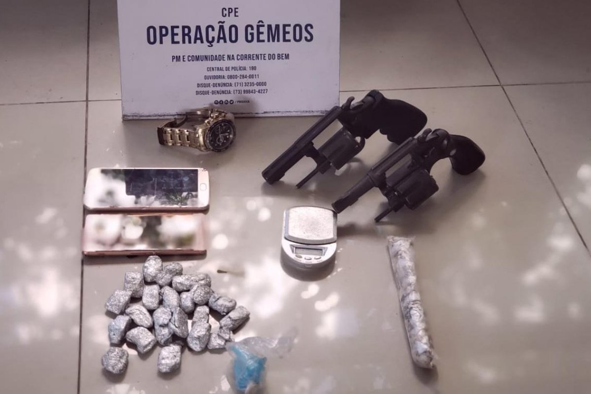 Suspeitos de assalto a ônibus morrem em confronto com a polícia