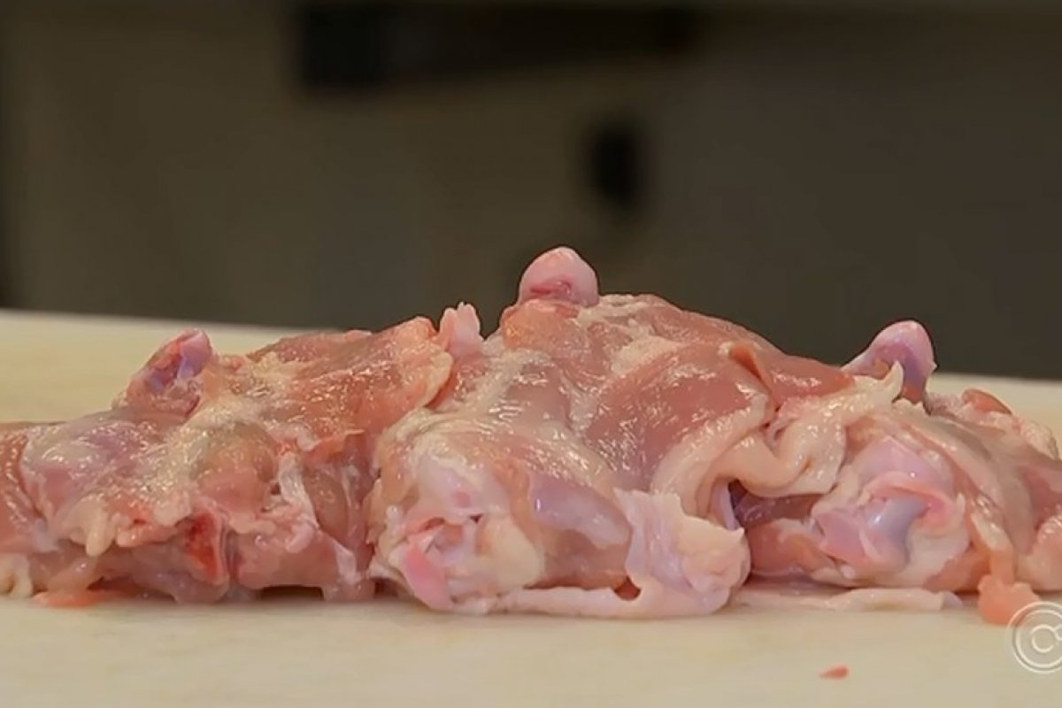 China afirma que ainda não há restrições para importações brasileiras após encontrar novo coronavírus em frango