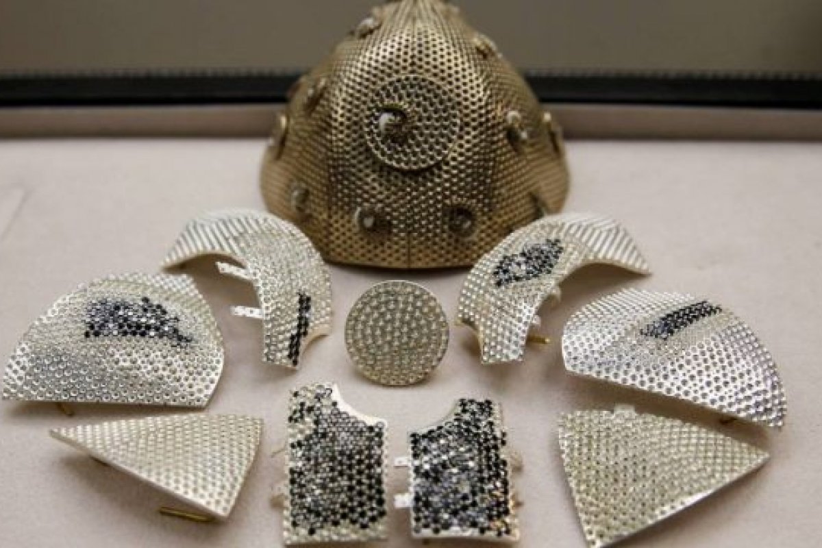 Pasmem! Colecionador de Arte encomenda máscara por US$ 1,5 milhão