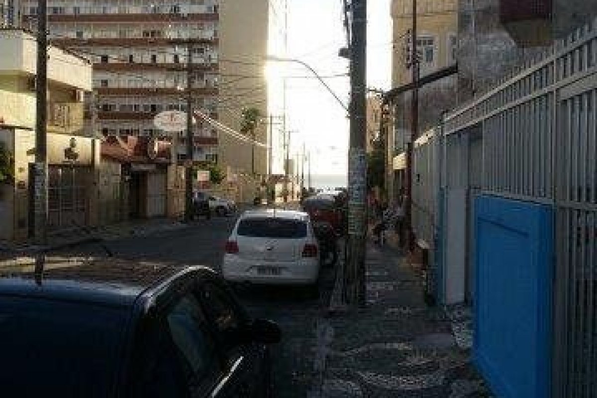 Menor de idade é apreendido com duas facas utilizadas em assalto na Barra