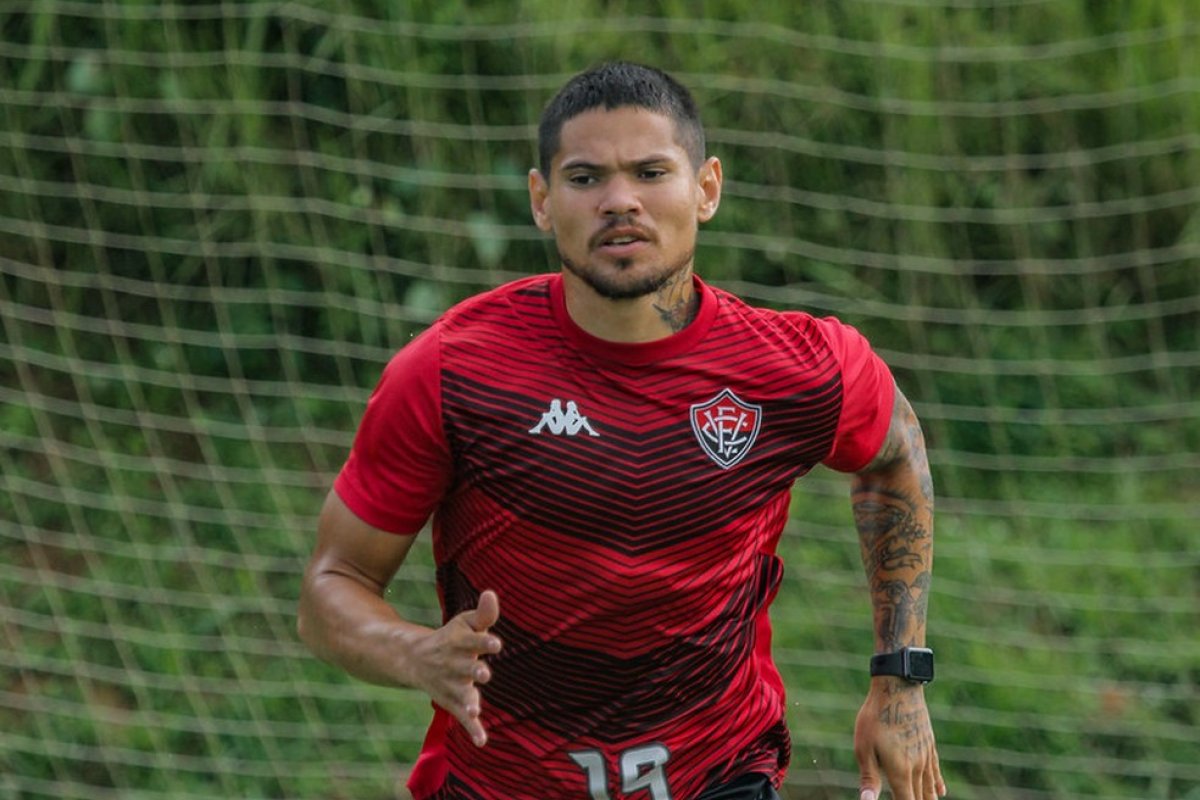 Com importantes desfalques ofensivos, Vitória visita Ponte Preta na Série B