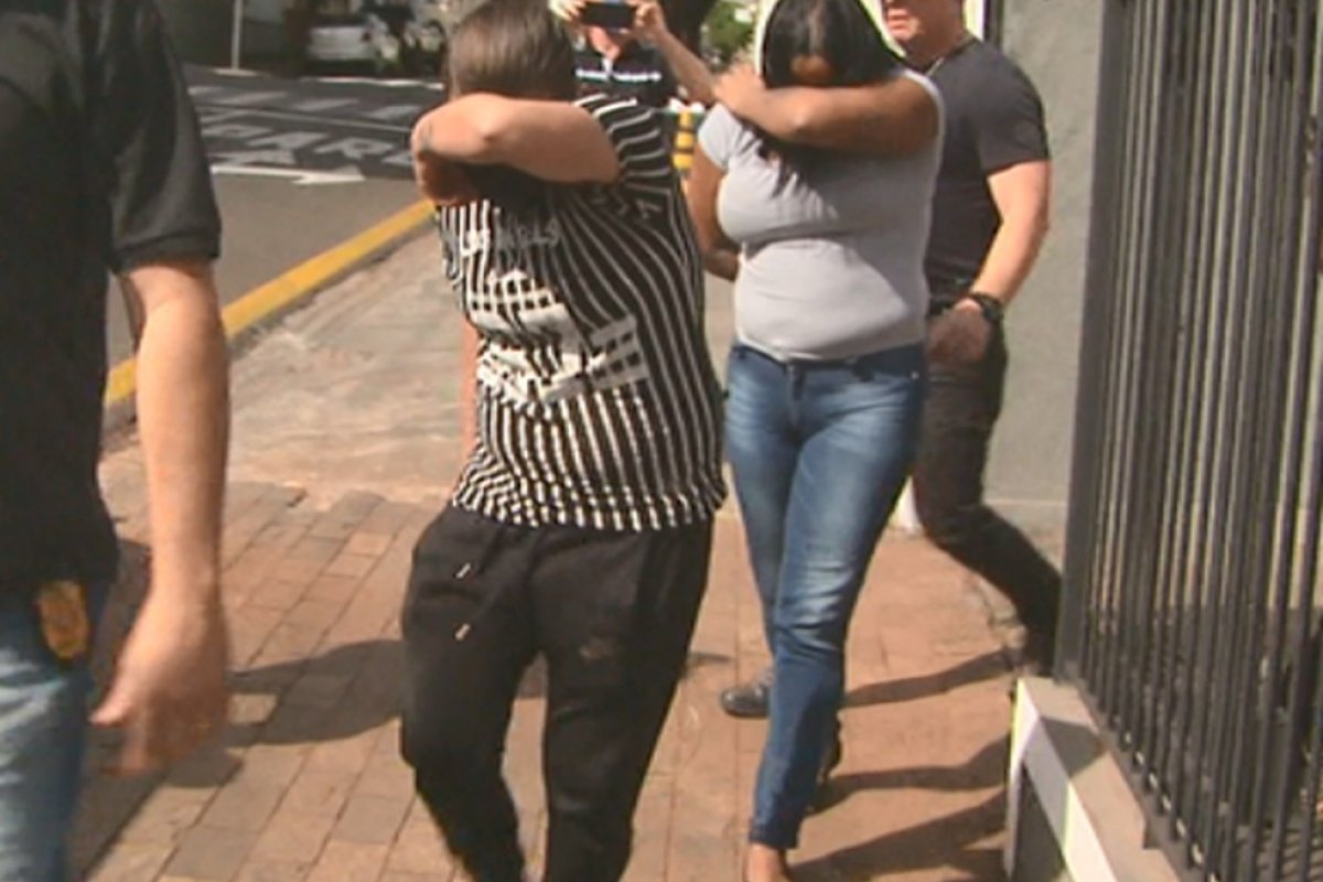 Filha do cantor Belchior e namorada são presas suspeitas de matar metalúrgico após programa sexual