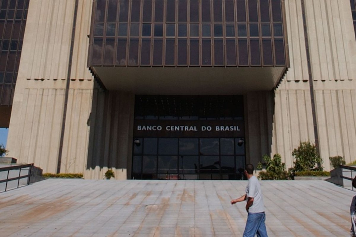 Atividade econômica no Brasil mostra sinais de recuperação parcial, diz BC