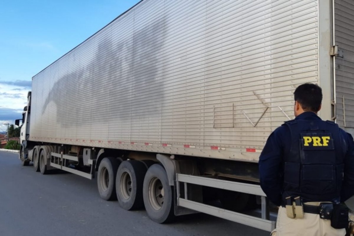 PRF-BA apreende semi-reboque com indícios de adulteração na BR 110