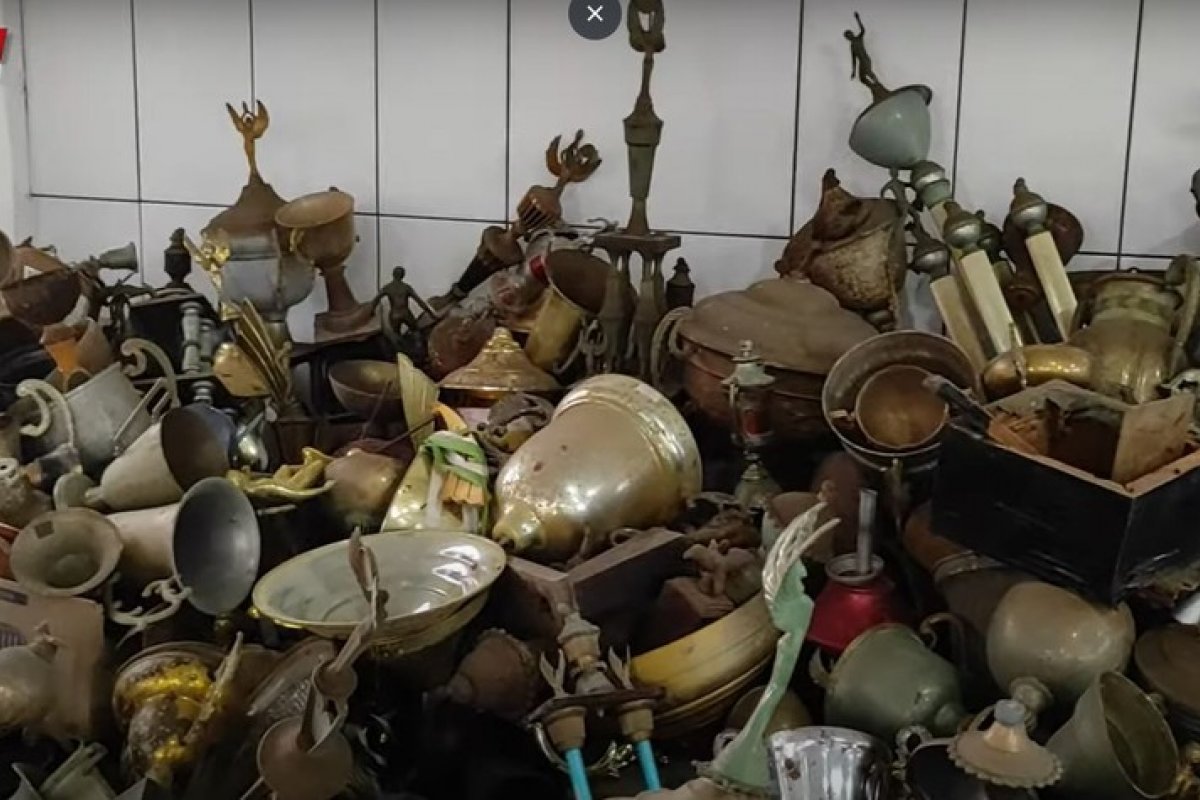 Presidente do Vitória denuncia abandono de troféus do clube