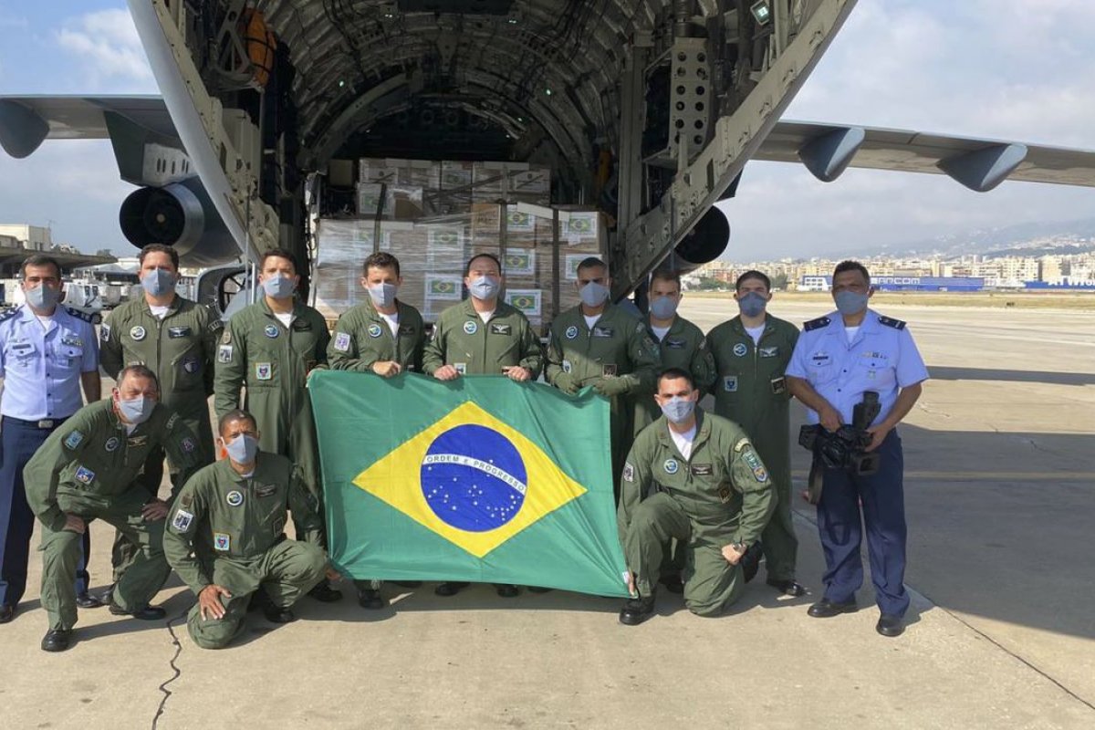 Delegação enviada ao Líbano retorna ao Brasil