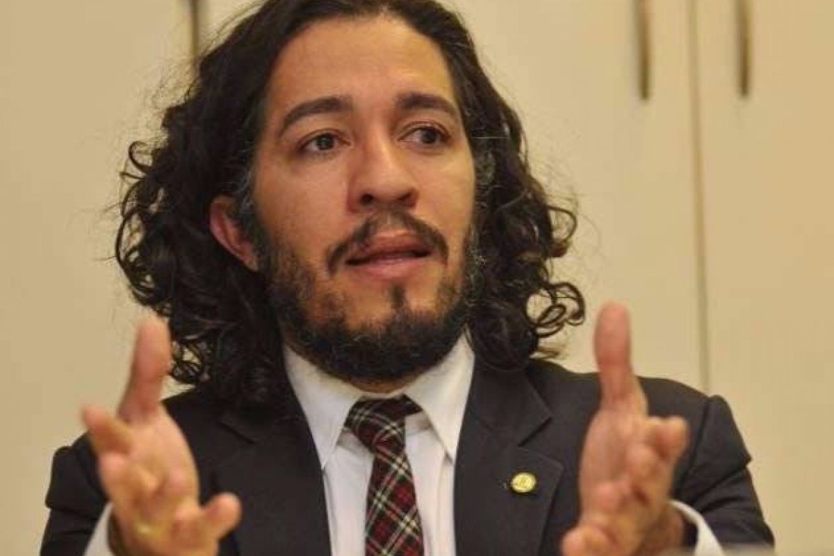 Magistrada que deu como ganha a causa de Jean Wyllys se declara "impedida"