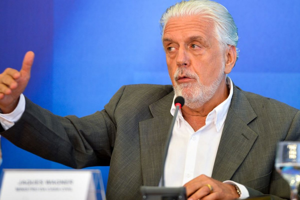 Jaques Wagner diz que criação do Auxílio Emergencial ajudou no crescimento de Bolsonaro no Nordeste